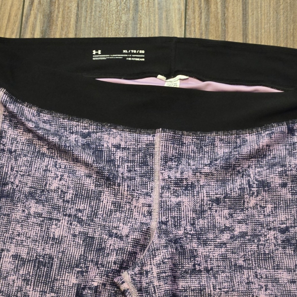 554. Women's Under Armour Compression Purple Pink Crop Capri EUC - Picture 4 of 8